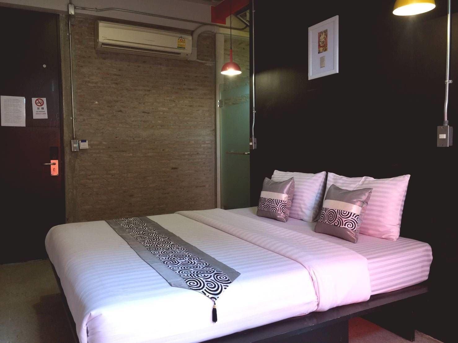 Silom Art Hostel Bangkok Exterior foto