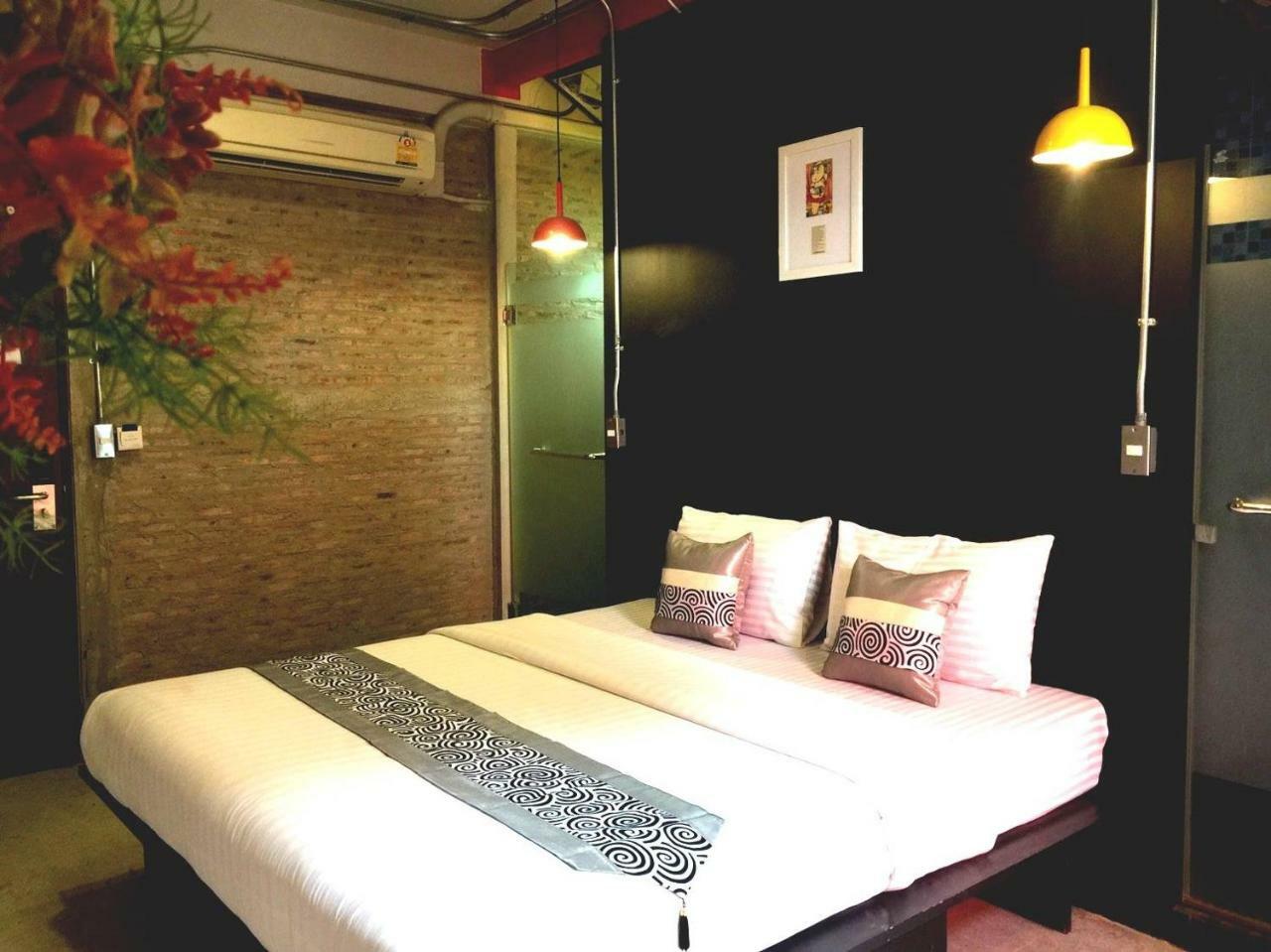 Silom Art Hostel Bangkok Exterior foto