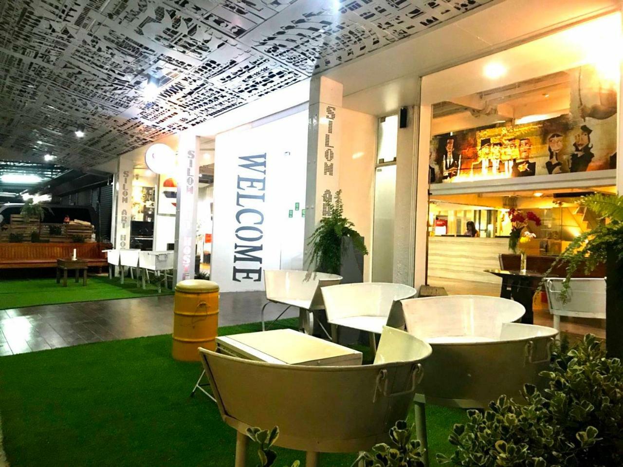 Silom Art Hostel Bangkok Exterior foto