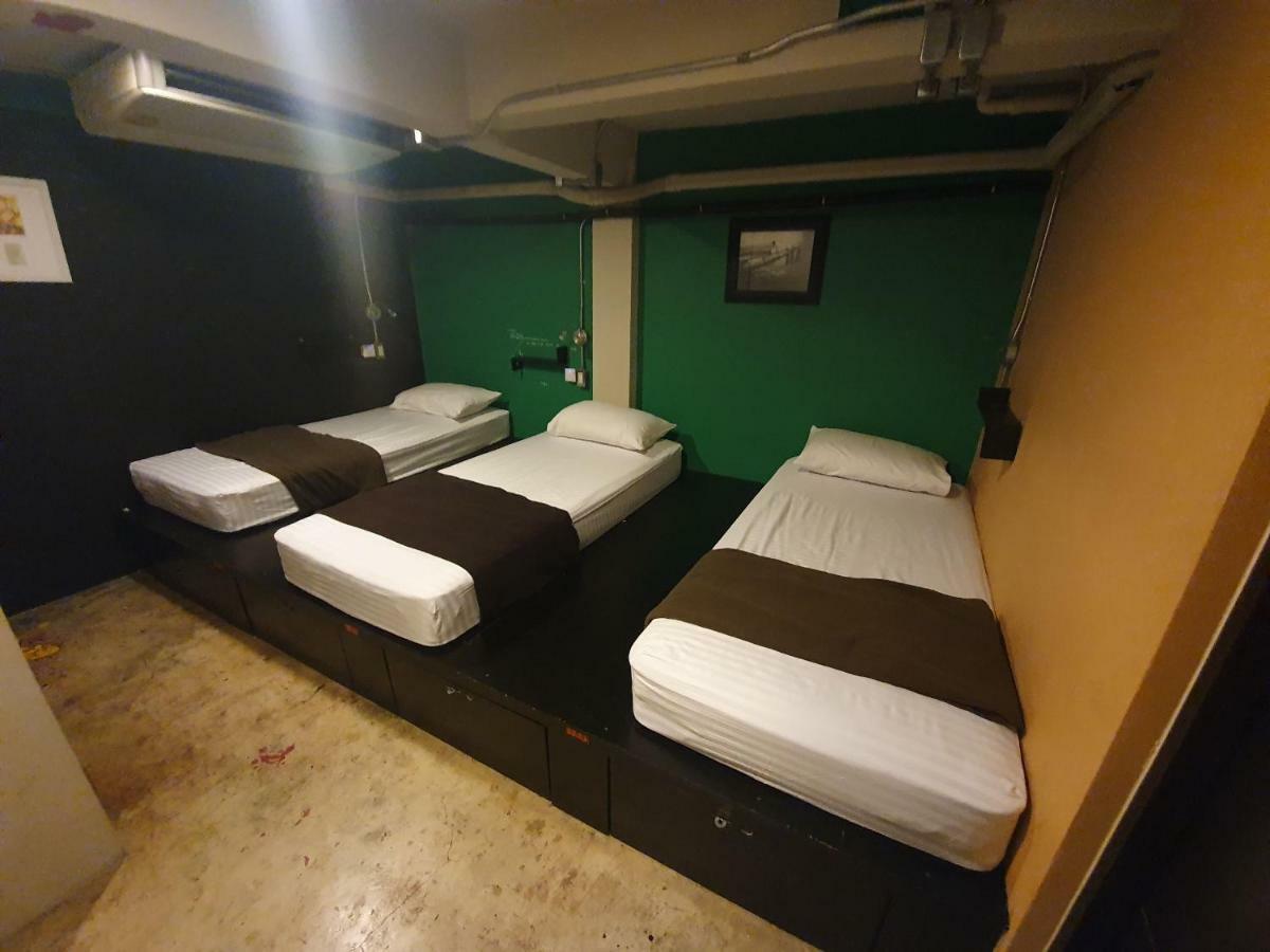 Silom Art Hostel Bangkok Exterior foto