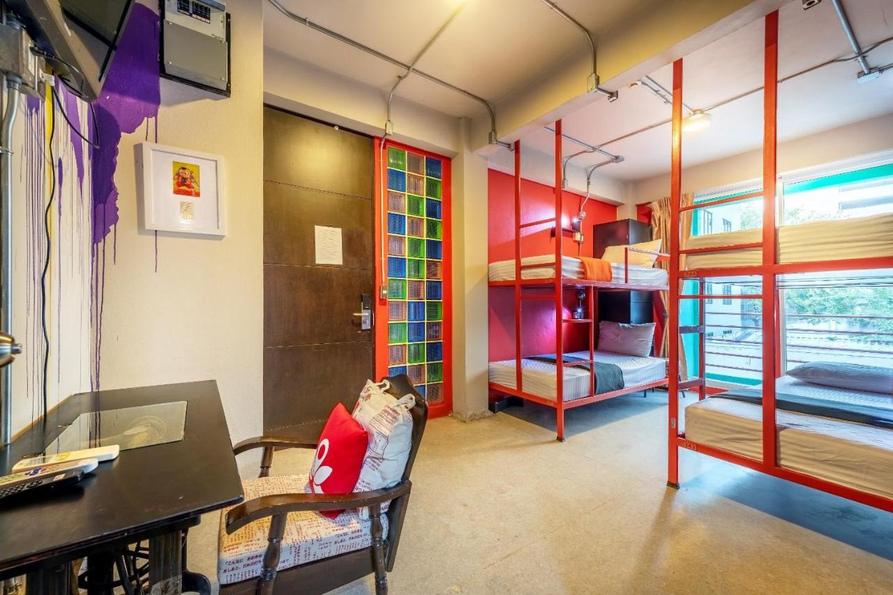 Silom Art Hostel Bangkok Exterior foto