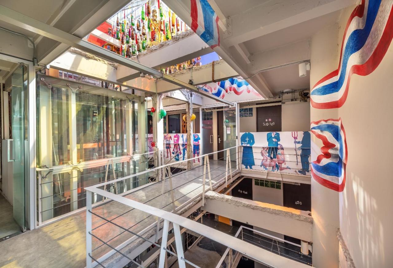 Silom Art Hostel Bangkok Exterior foto